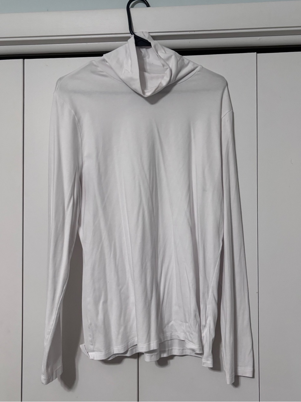 Time and Tru women’s White Long-Sleeve Co Neck
